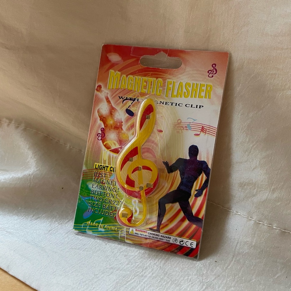 NWT Flashing Music Pin; Treble Clef Pin Brooch